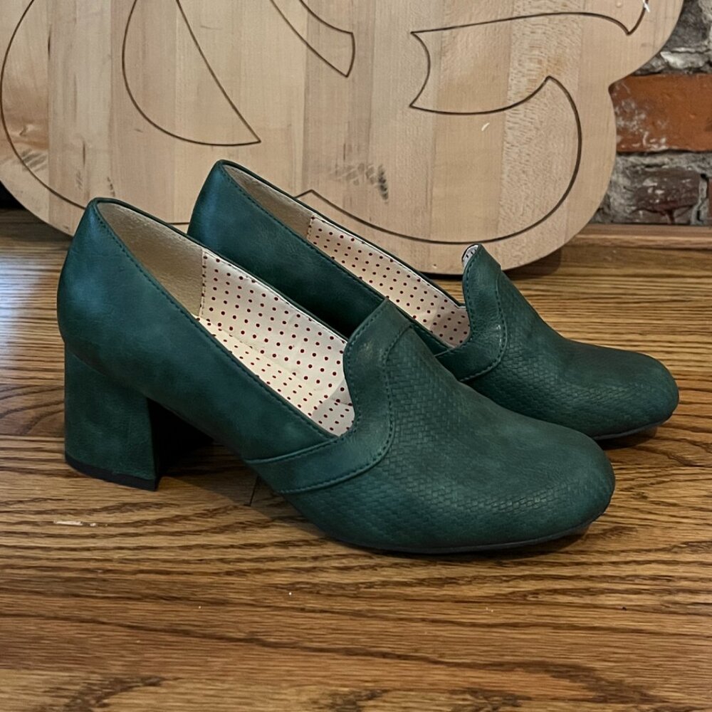 B.A.I.T. FOOTWEAR Clairee Chunky Heels Green Vegan Leather (Women's US Size 9)